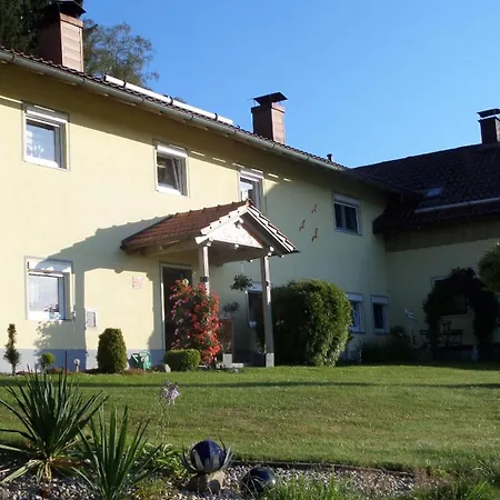 Fw & Fh Luesselfeld Apartman